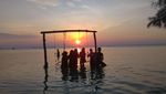 Kesyahduan Surga Tersembunyi Pulau Kampung Bule