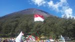 Ketika Merah Putih Berkibar di Semeru