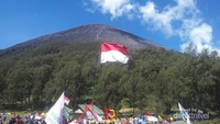 Kibaran Sang Saka Merah Putih & gagahnya Sang Mahameru
