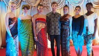 Peragaan busana oleh warga Denmark