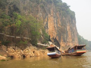 Ketika Ratusan Patung Buddha Ini Ada Dalam Gua
