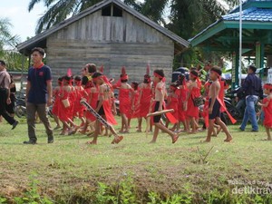 Ketika Suku Dayak Pesta Panen