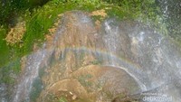 Pelangi di salah satu sisi Air Terjun Laputi