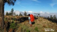 Di antara Pos Cisentor dan Cikasur