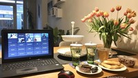 Mengikuti ceramah online sekaligus acara buka puasa bersama virtual.