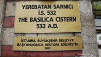 Informasi di depan pintu masuk Basilica Cistern