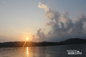 Kisah Romantis dari Aceh, Sunrise di Pantai Iboih