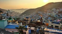 Pemandangan Gamcheon Culture Village dari puncak