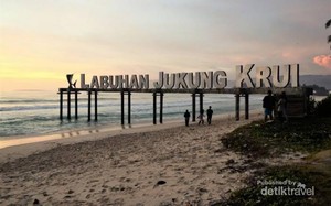 Krui, Destinasi Peselancar Dunia di Indonesia Selain Bali