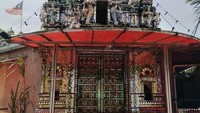 90% bangunan kuil dilapis kaca berwarna warni