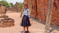 Salah satu spot area reruntuhan candi di Wat Maha That sebagai spot menarik untuk berfoto para turis