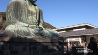 The Great Buddha atau Kamakura Daibutsu