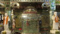Patung Yesus dan Guru Nanak sebagai simbol keberagaman Malaysia