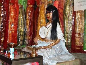 Kuil Mae Nak, Legenda Cinta Horor di Thailand