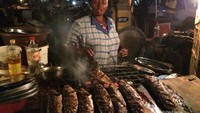 Penjual ikan panggang
