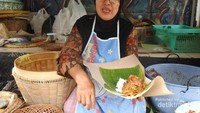 Putri dari Mbok Lindu yang menjual Gudeg, namanya ibu Ratih