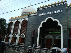 Kupat Glabed & Sate Blengong, Kuliner Lezat Asli Brebes