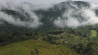 Kabut awan di atas bukit Kuta Malaka, membuat mata takjub