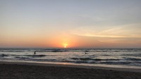 Matahari senja di ufuk barat