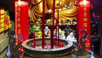Patung Budha tersenyum di Kelenteng Sin Tek Bio Pasar Baru