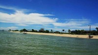 Pulau Lae-lae dari kejauhan (dok. Sumedi/dtraveller)