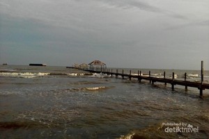 Lagi Lewat Tegal, Mampir Dulu ke Pantainya