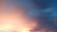 Dermaga Bom KaliandaSenja kala itu dengan deretan perahu nelayan lokal menambah keindahan eksotika mahakarya sang pencipta