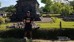 Lari-lari di Candi Sleman, Pemandangannya Cantik Banget!