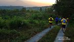 Lari-lari di Candi Sleman, Pemandangannya Cantik Banget!