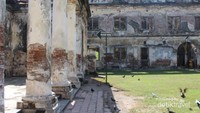 Bagian dalam benteng.