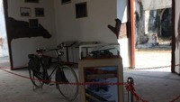 Sebagian koleksi foto dan benda bersejarah yang ada  di dalam benteng.