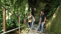 Jalanan menuju air terjun