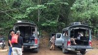 Mobil bak 4 Wheel-Drive yang digunakan untuk menjemput dari hotel