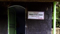 Sebuah petilasan di samping Pancuran Pitu