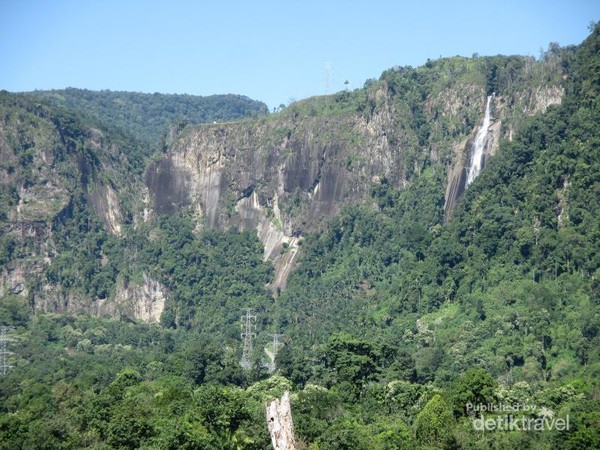 Lembah Asahan dan Bendungannya yang Ikonik