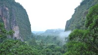 Keindahan pemandangan Harau dari atas bukit