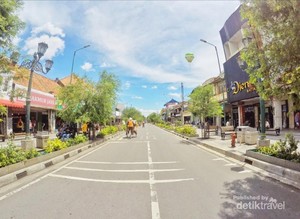 Lengangnya Jalan Malioboro Tiap Hari Selasa Wage