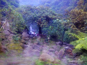 Libur Akhir Pekan di Jonggol, Ada 2 Air Terjun Keren!