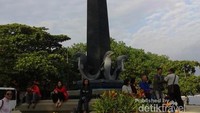 Tugu luma-lumba, ikon Pantai Lovina