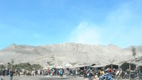 Warung sekitar area menuju Kawah Gunung Bromo