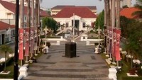 Halaman depan yang kerap dijadikan tempat berfoto pengunjung.