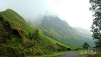 Bukit Anak Dara Sembalun