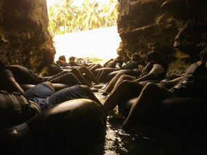 Libur Lebaran yang Mendebarkan di Sungai Bawah Tanah Gua Pindul