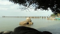 Pantai Boom Panjang, pada sebuah pagi yang masih sepi