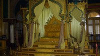 Singgasana Istana Maimun