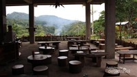 Tempat untuk minum kopi kawa daun