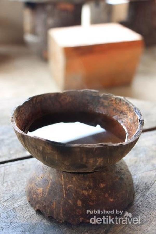 Libur Panjang di Sumbar, Nikmati Kopi dalam Tempurung