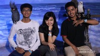foto bersama salah satu satwa disini