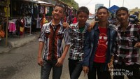 Sepupuku mencari Souvenir
