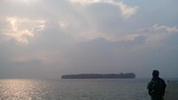 Selamat pagi dari dermaga Pulau Bira